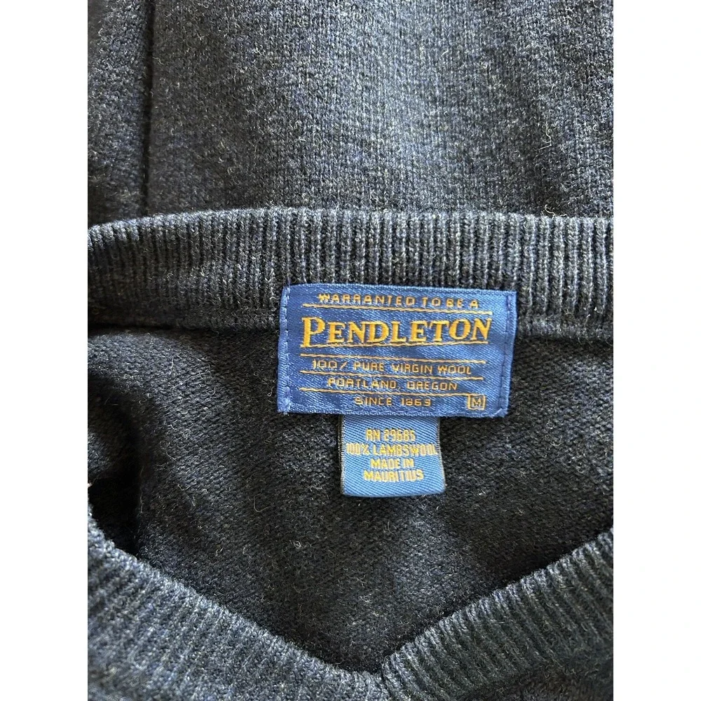 Pendleton Virgin Lambswool Navy Blue Knit V-Neck Sweater Size M *Monogrammed*